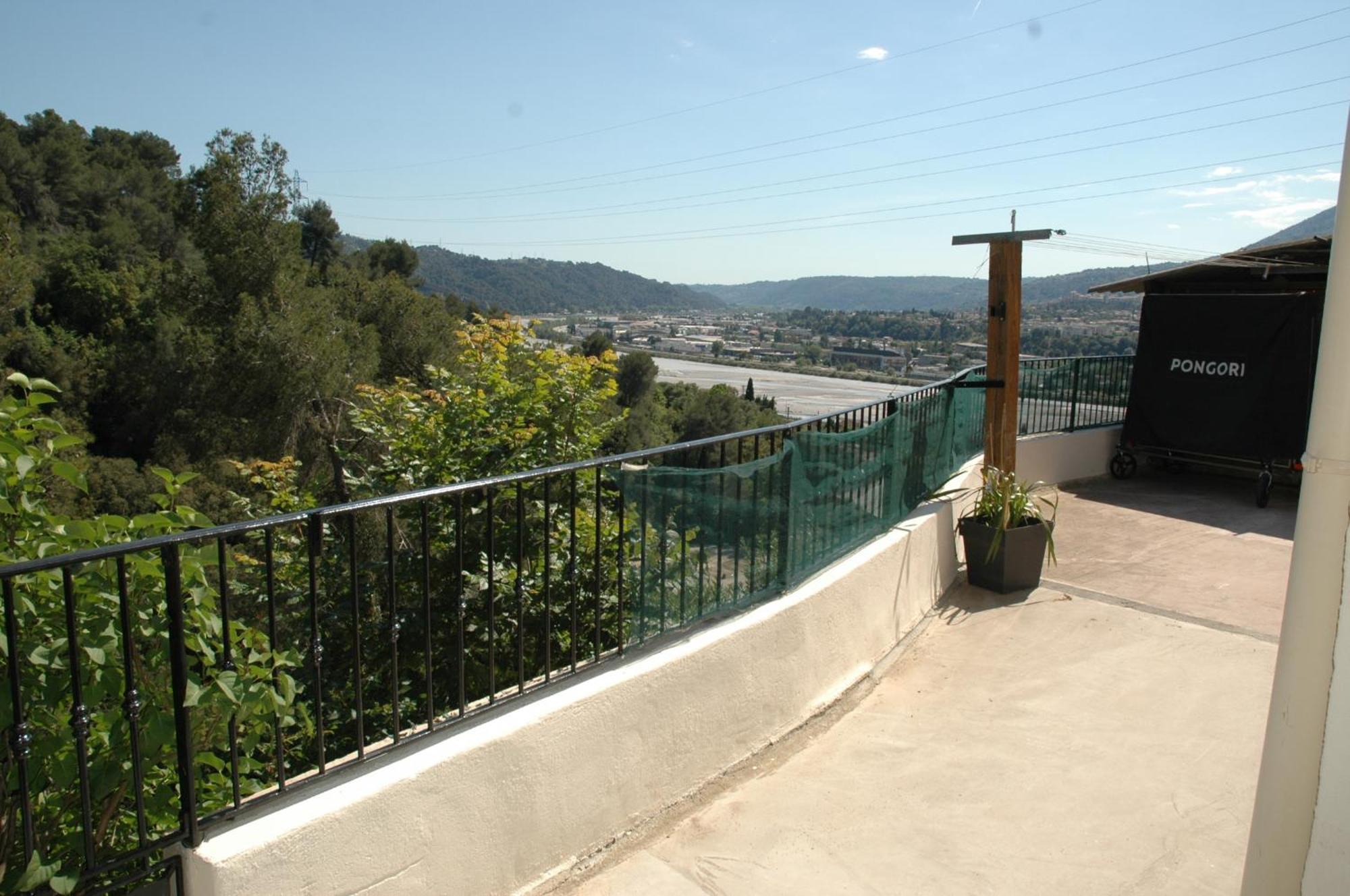 La Vigne Sous Les Pins Apartment Castagniers Exterior photo